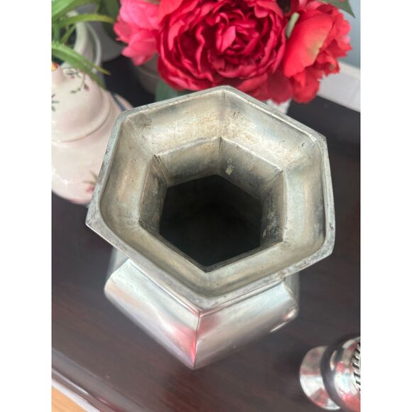 Lot of 2 Vintage Pottery Barn Silver Metal Vases – 10” Hexagonal Vase & 5” Rope - Picture 5 of 8